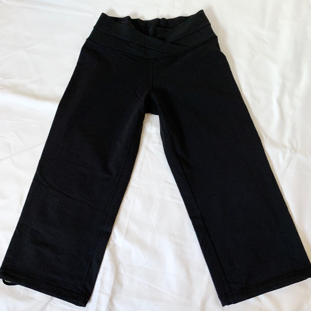 Lululemon wide leg crop